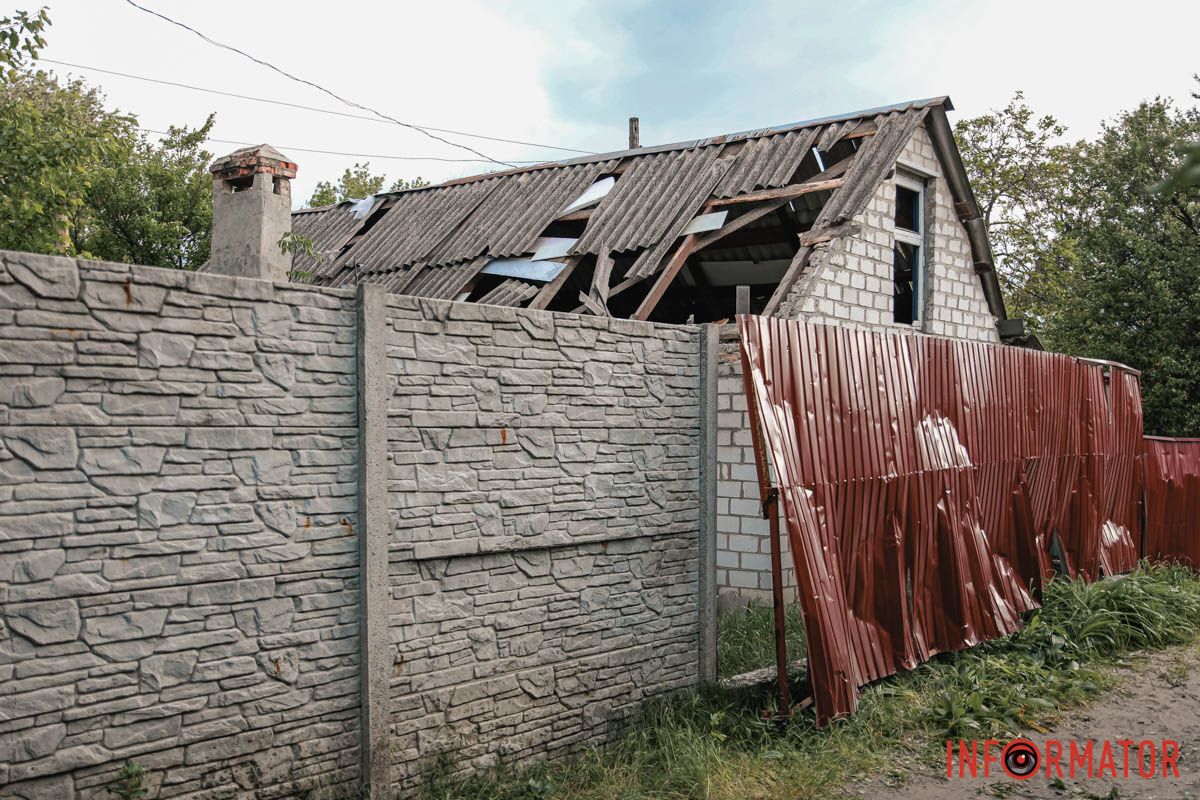 Пошкоджений дах будинку