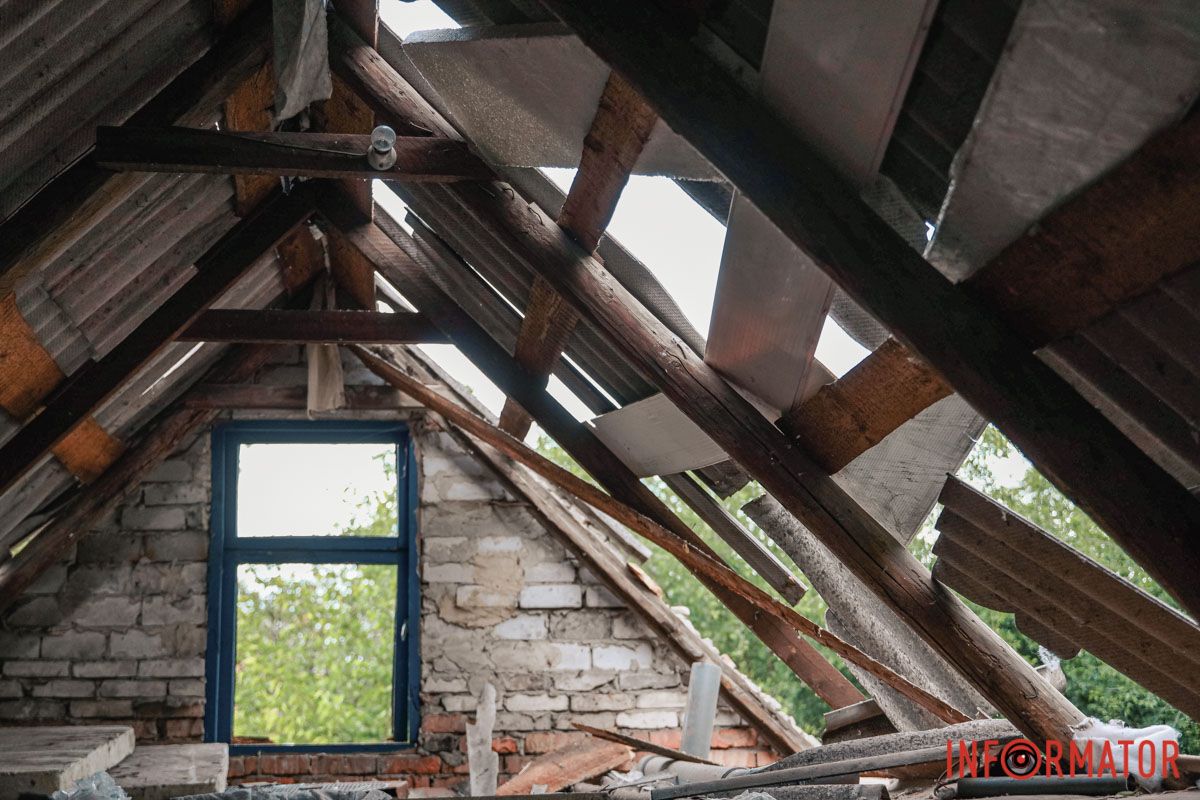 Пошкоджений дах житлового будинку