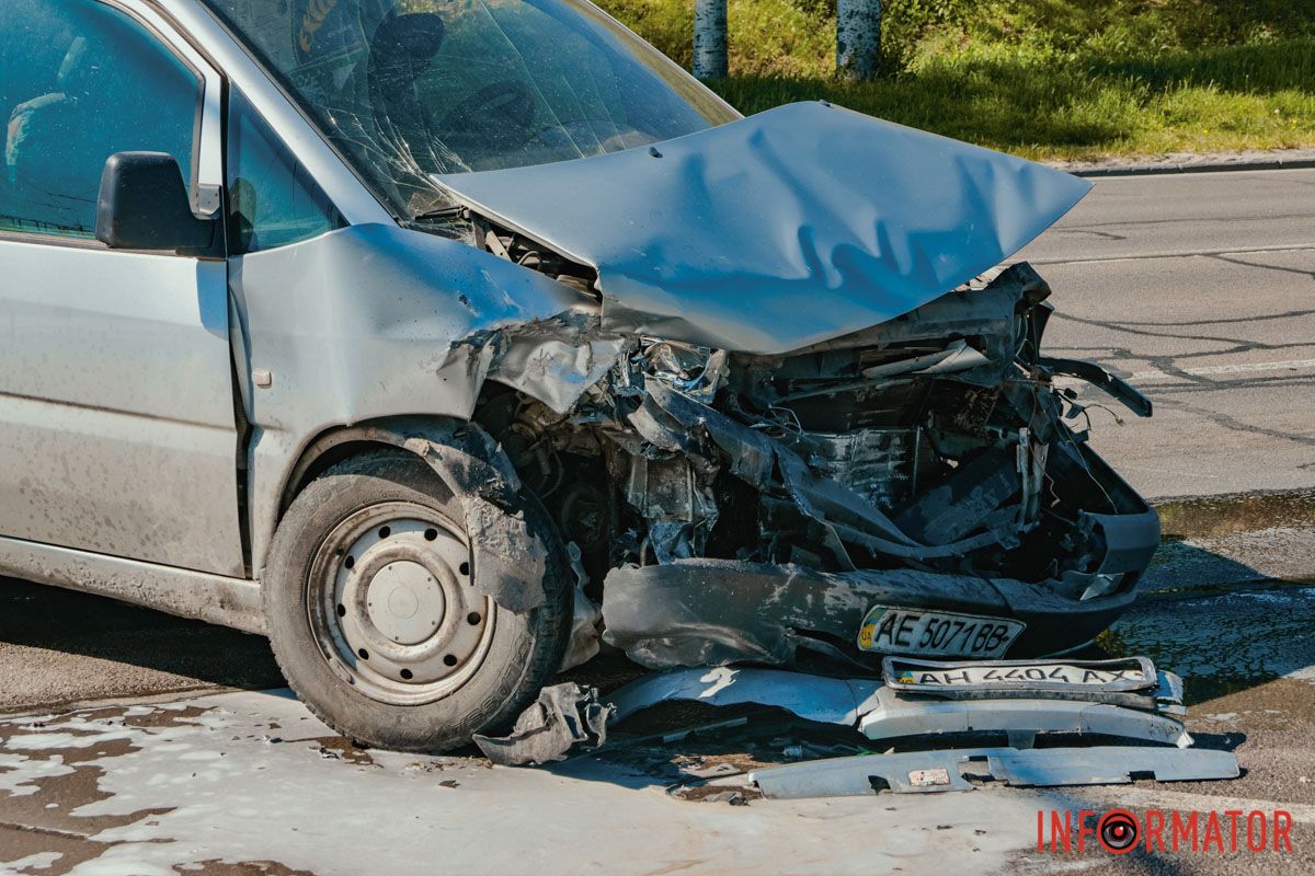 В четверг, 16 мая, на Сичеславской Набережной произошла авария В четверг, 16 мая, на Сичеславской Набережной произошла авария