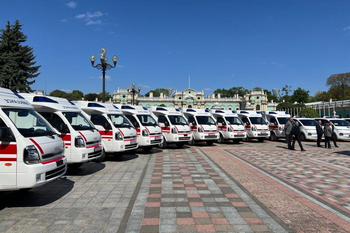 Hyundai Staria и Kia K2500