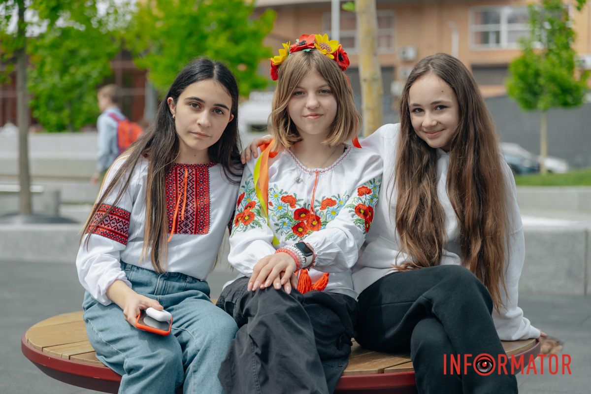 И сами, конечно, вышивать умели