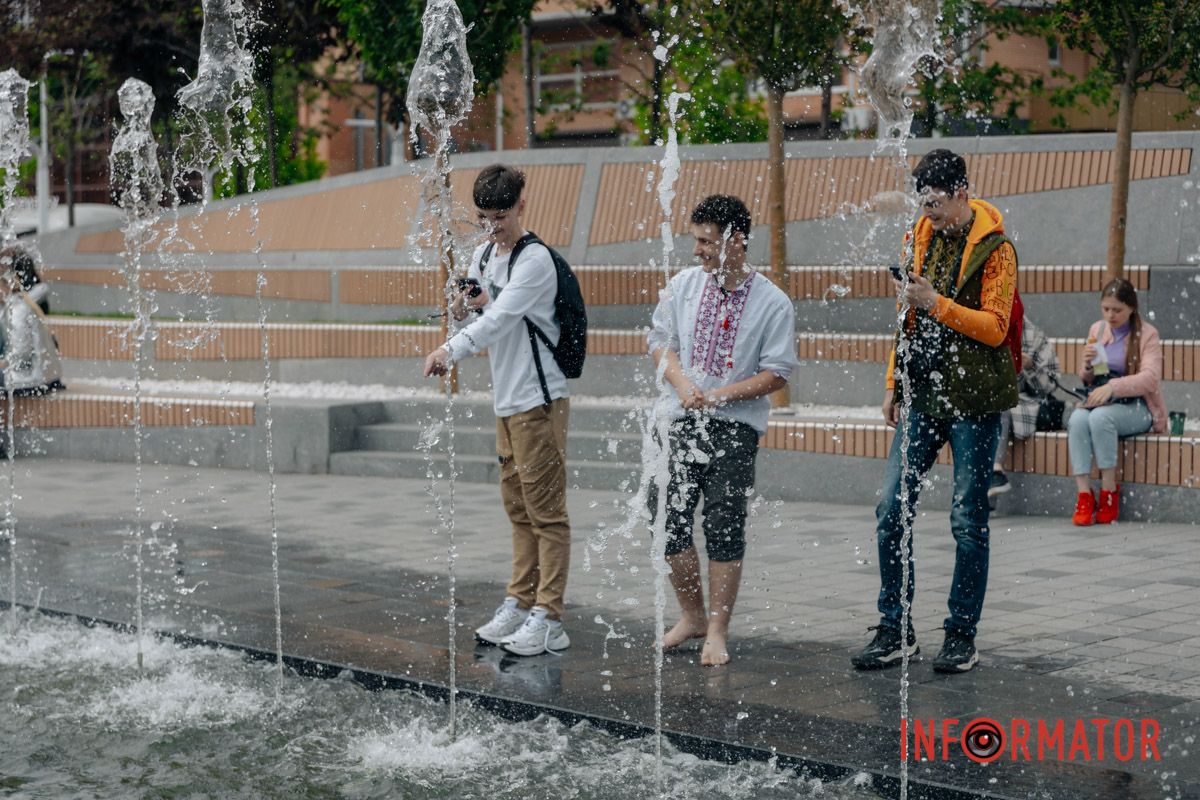 Это художественное произведение, это красота и сказка,