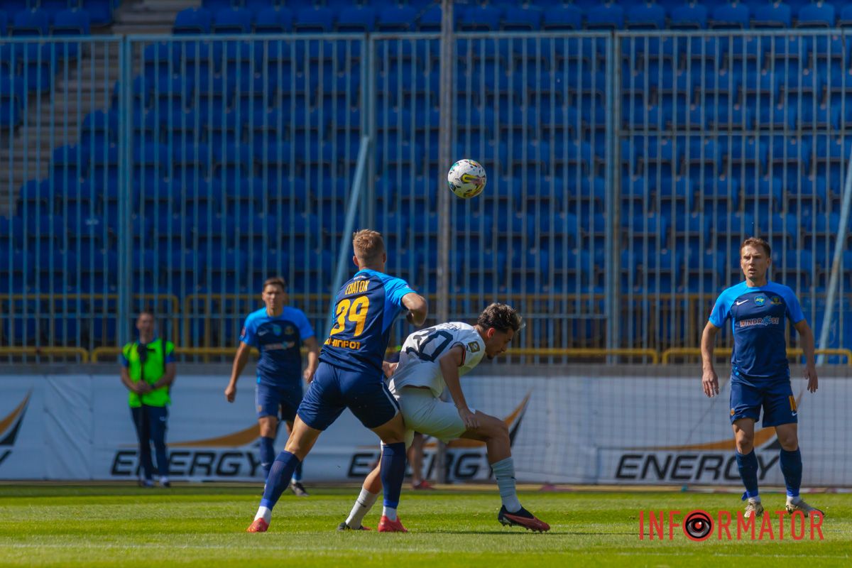 На стадіоні “Дніпро-Арена” На стадіоні “Дніпро-Арена”