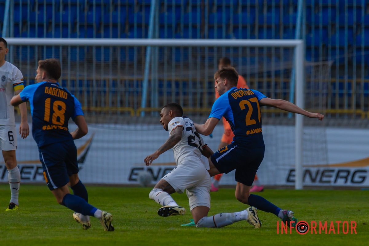 Волинець відбив удар Шведа перед собою, а Марлон був першим на добиванні Волинець відбив удар Шведа перед собою, а Марлон був першим на добиванні