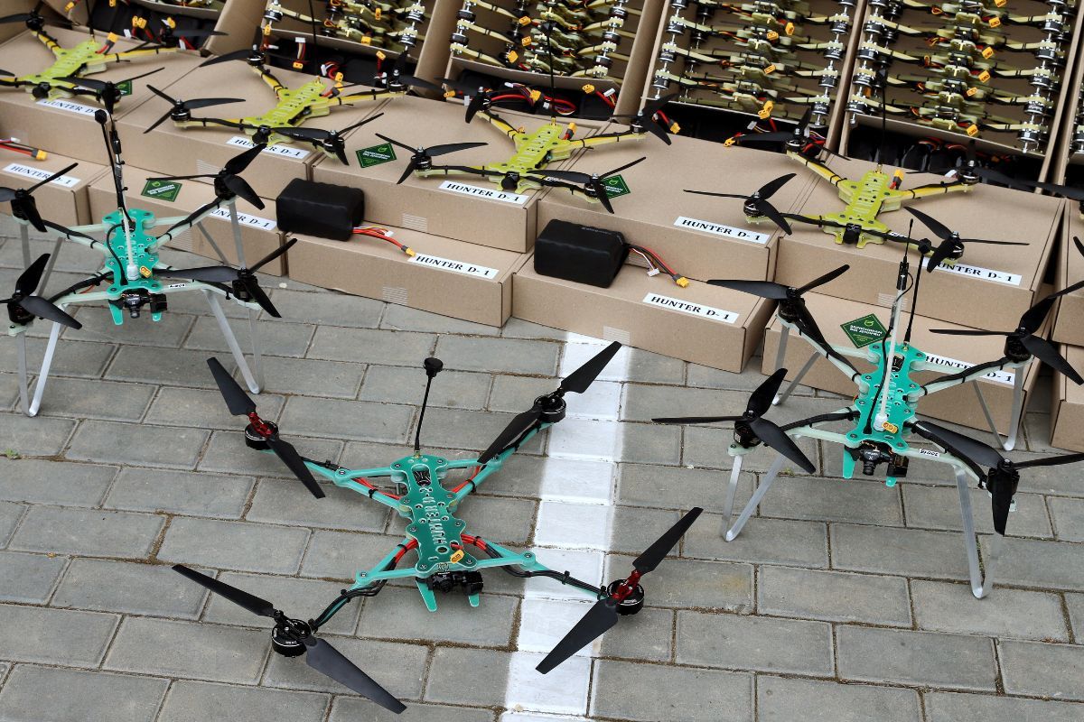 Почти 900 - FPV, и остальные - 