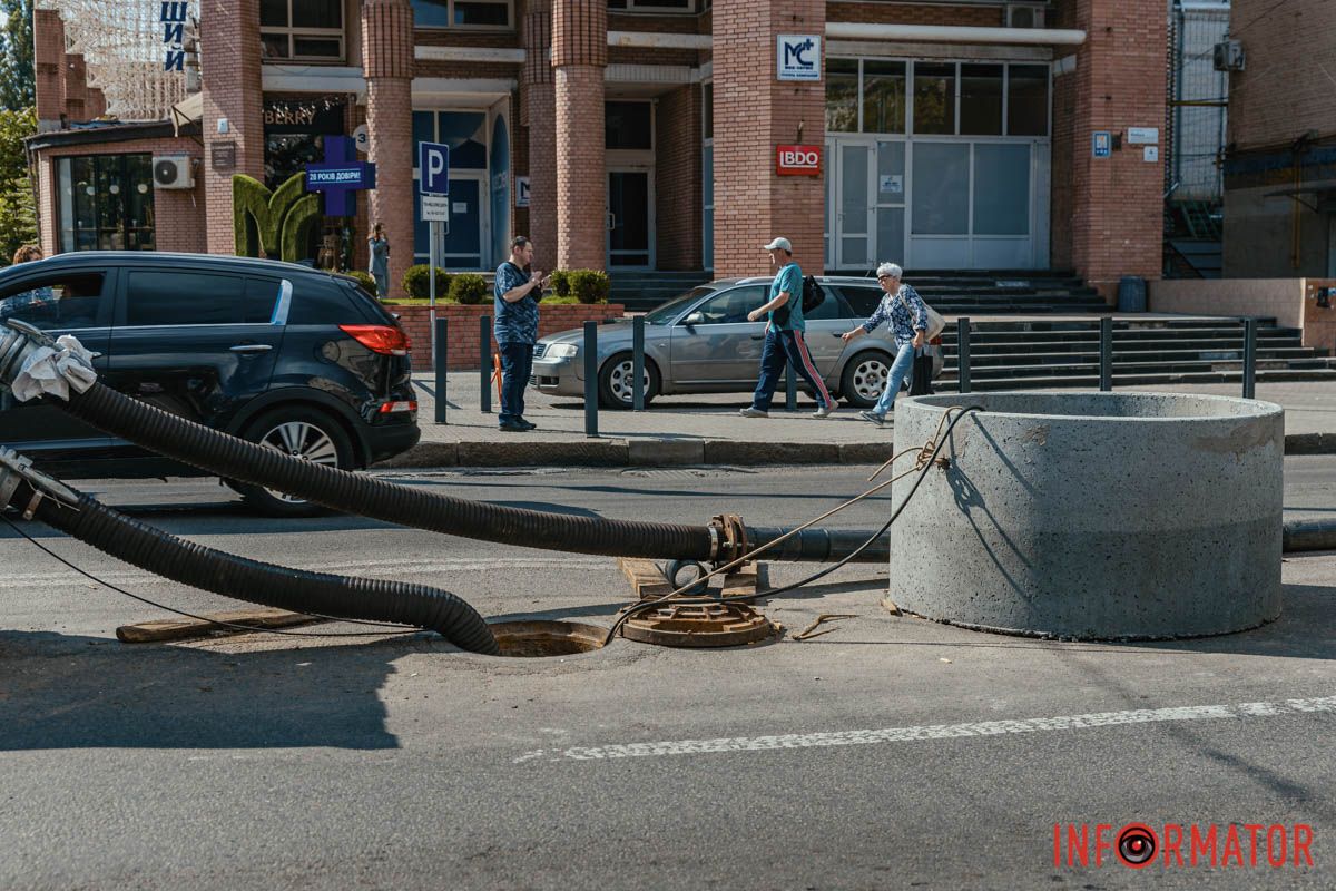 Через це двори та прилеглі території підтоплювало