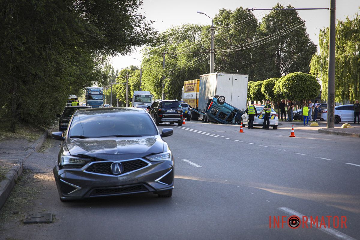 Все обстоятельства аварии выясняет следователь за ДТП Все обстоятельства аварии выясняет следователь за ДТП