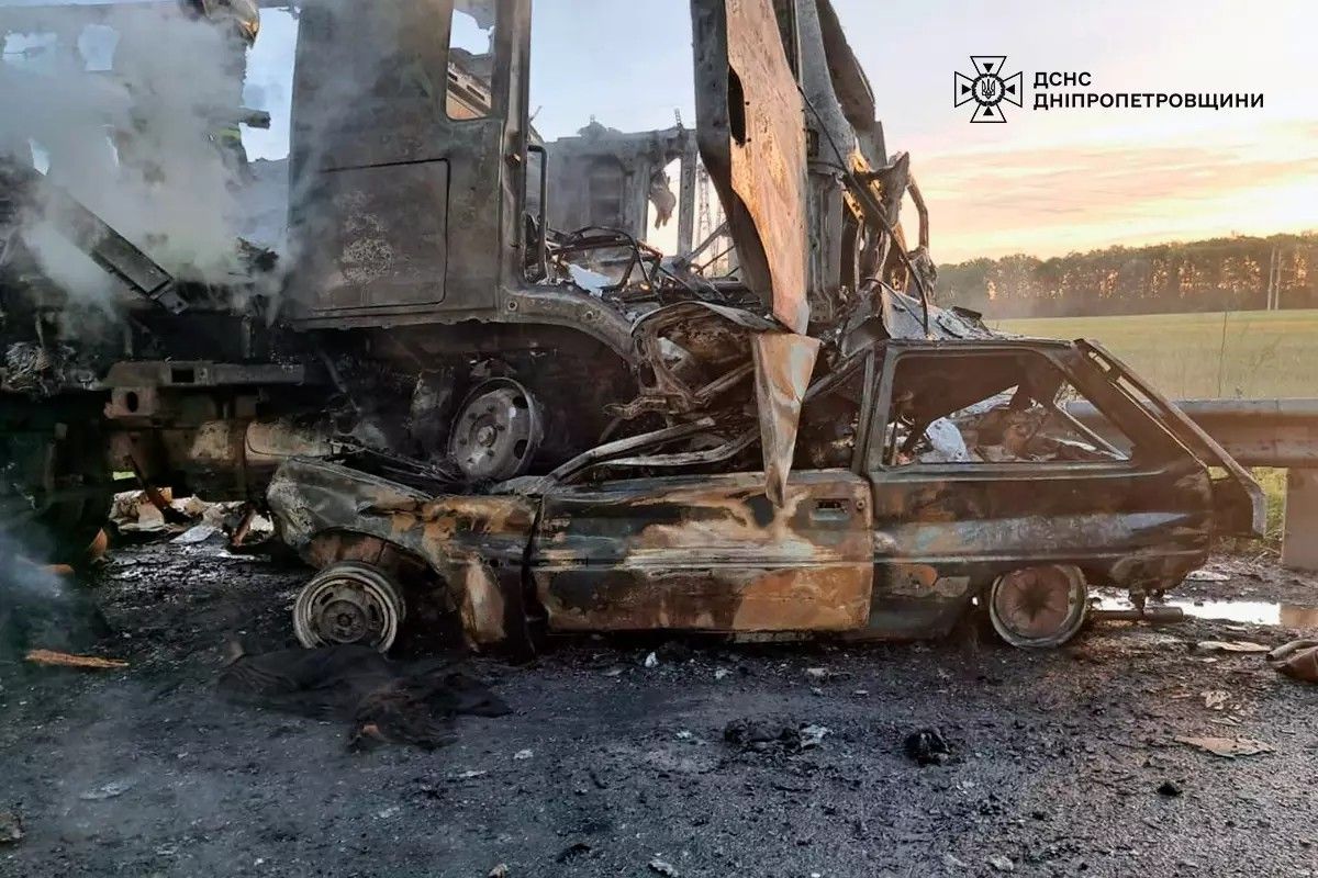 «Таврія» врізалася у Mercedes, сталася пожежа, загинули двоє «Таврія» врізалася у Mercedes, сталася пожежа, загинули двоє