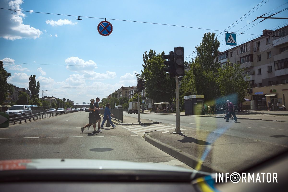 Якщо світлофор не працює - приорітет у пішоходів