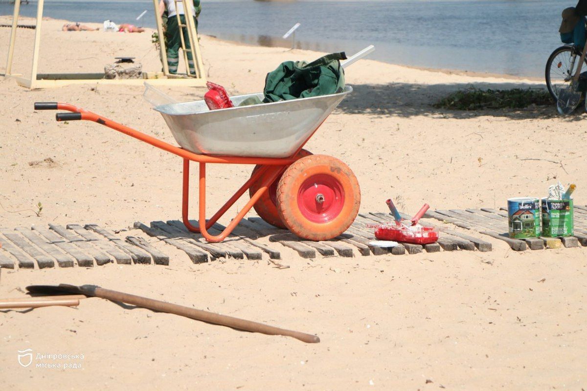 Также к лету готовят сквер Усачева, прибрежный сквер, парки и другие зеленые зоны города