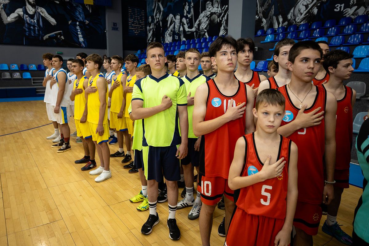 Собралось более 600 учащихся Собралось более 600 учащихся