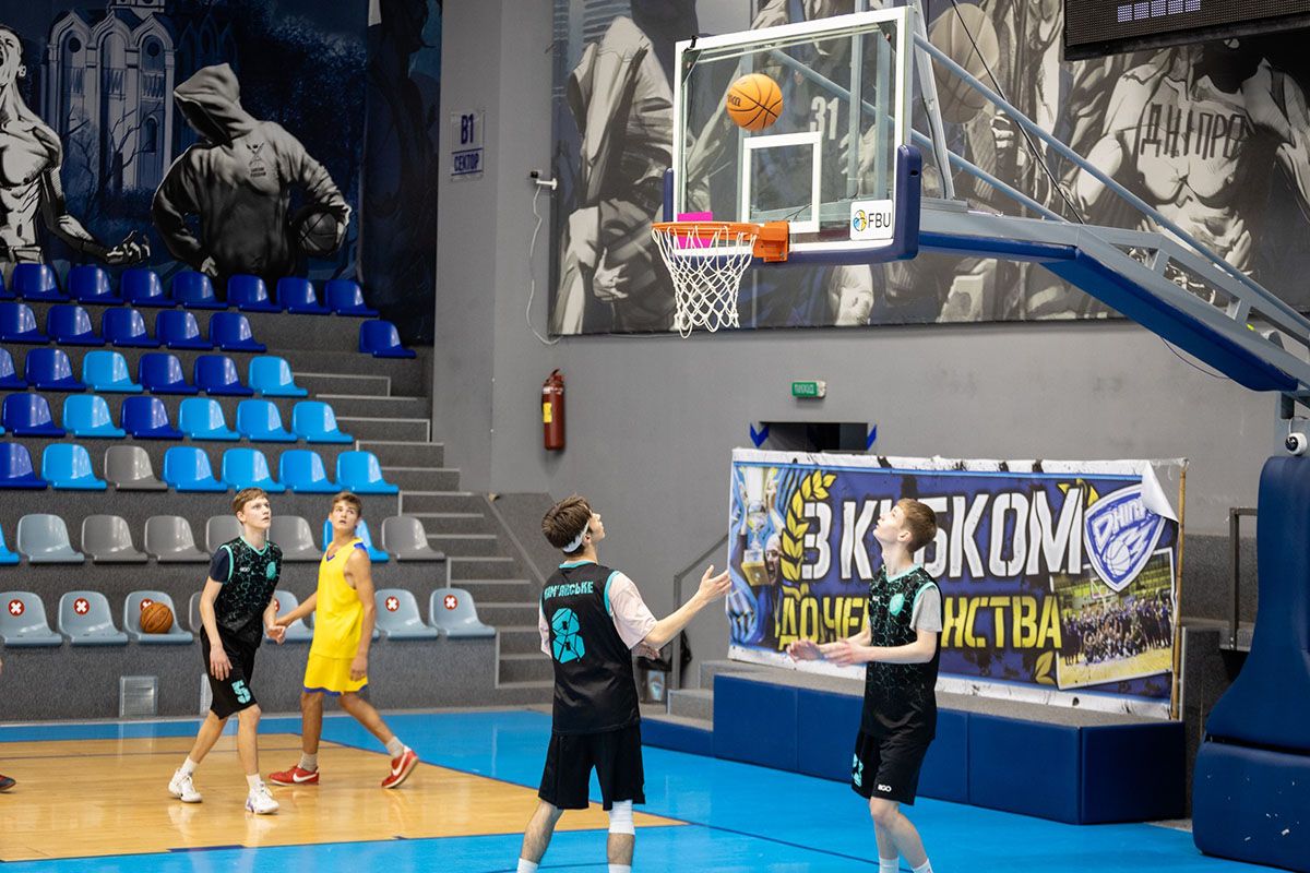 Юные баскетболисты сыграли в Днепре. Соревновались командами пять на пять Юные баскетболисты сыграли в Днепре. Соревновались командами пять на пять