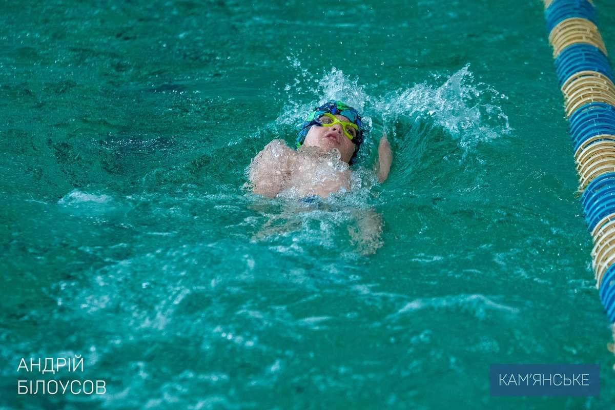 Около 10 тысяч школьников Каменского в этом году овладеют плаванием Около 10 тысяч школьников Каменского в этом году овладеют плаванием