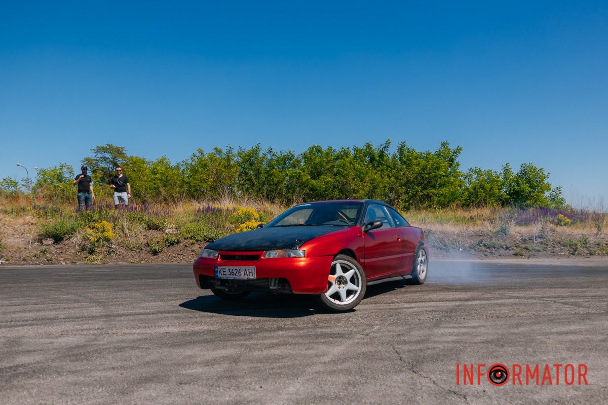 Opel Calibra уезжала редко Opel Calibra уезжала редко