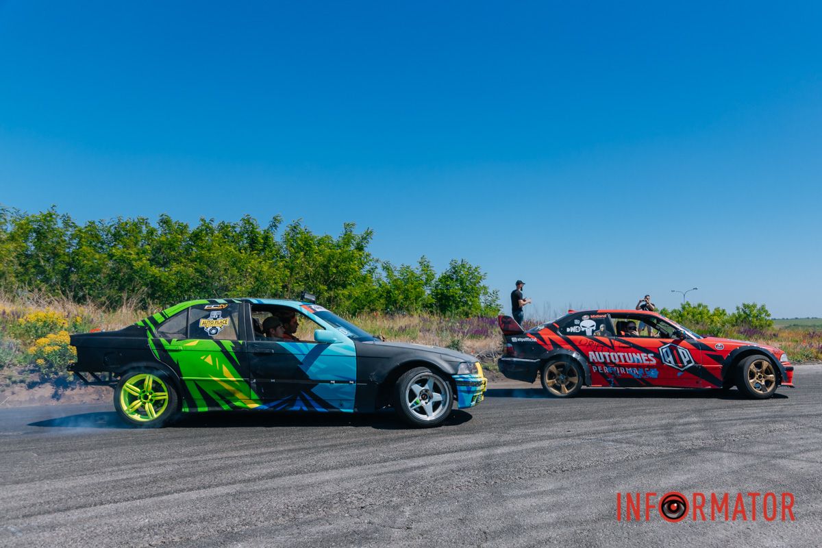 Эти две BMW чаще всего ездили вместе Эти две BMW чаще всего ездили вместе