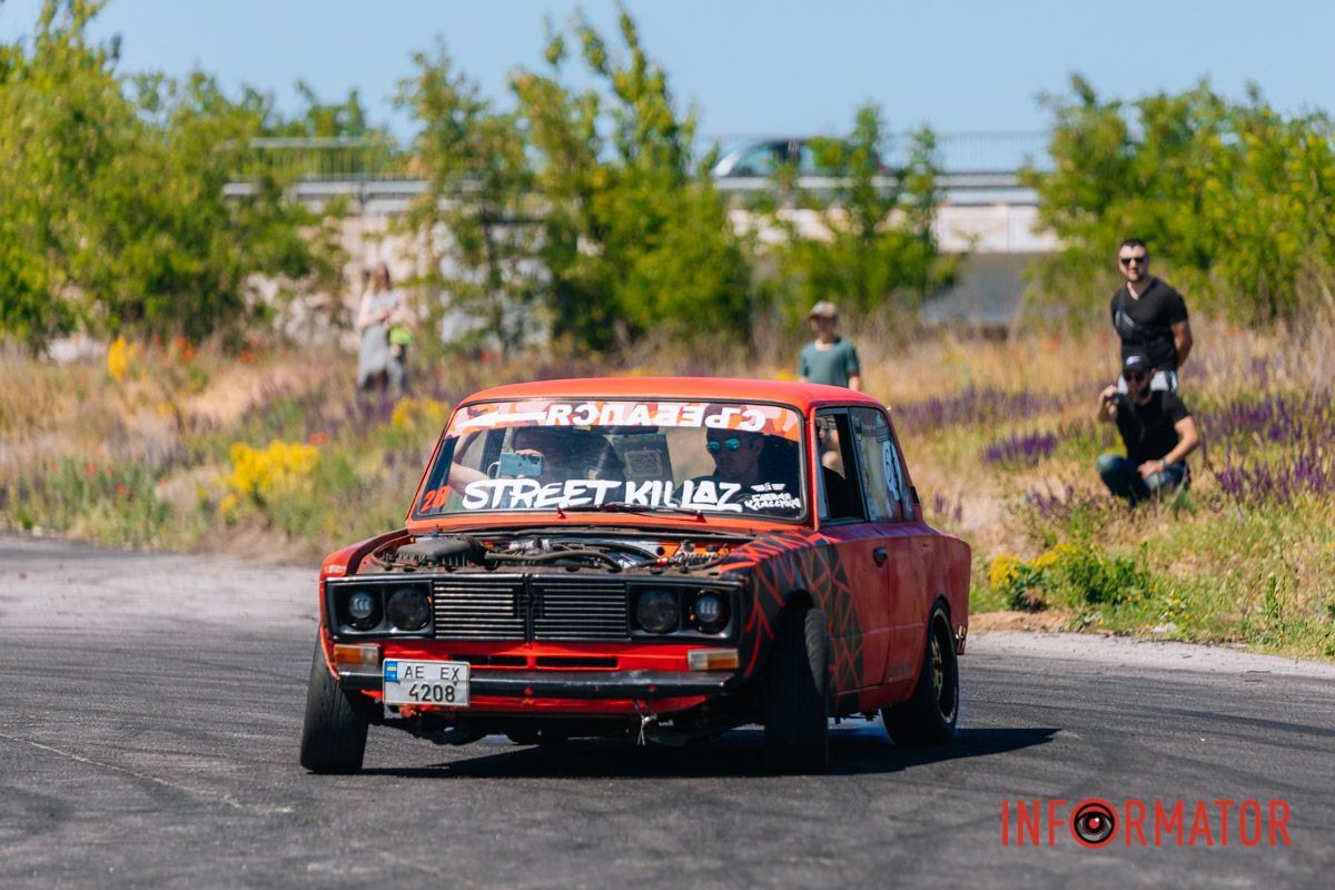 ВАЗы тоже "валят боком" ВАЗы тоже "валят боком"