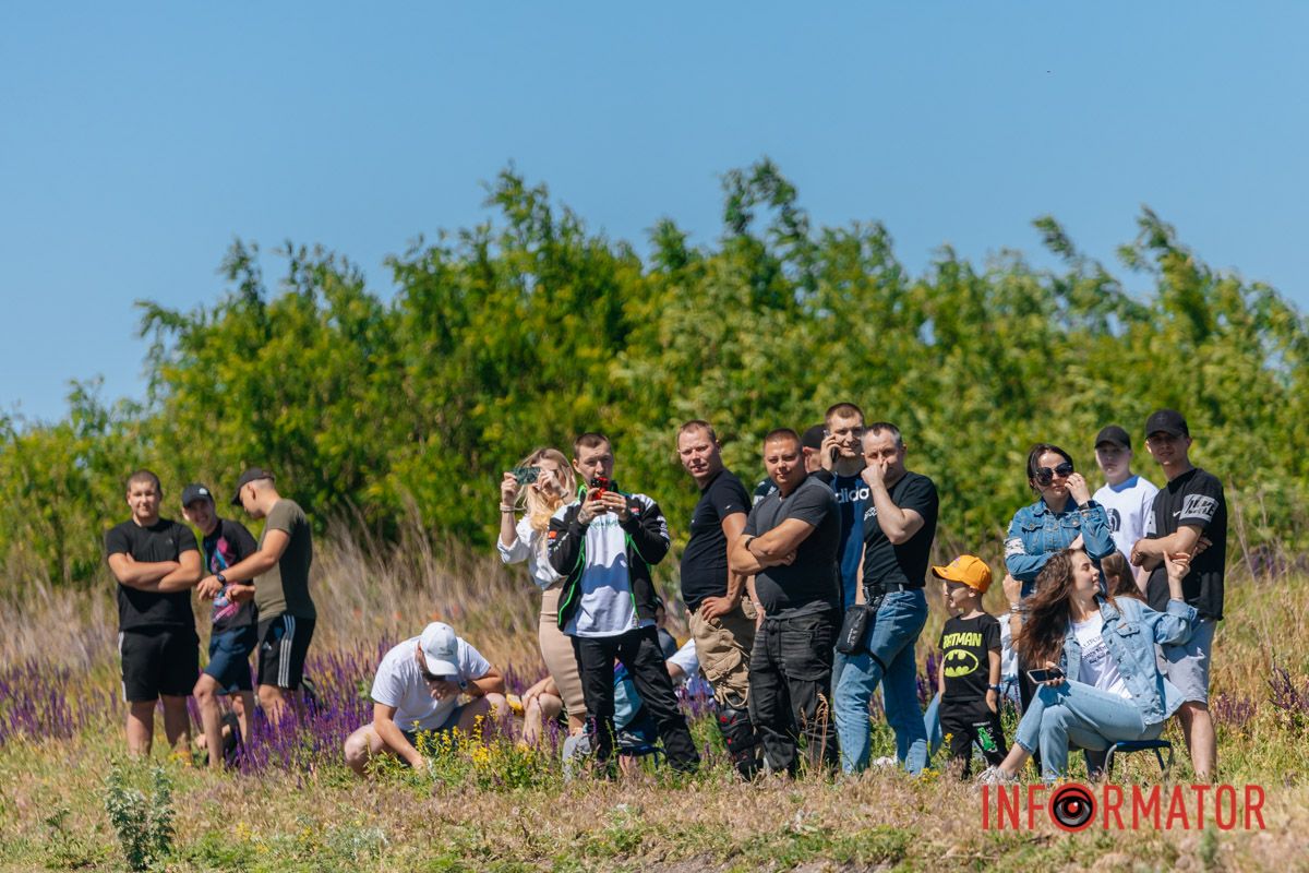 Зрители на холме Зрители на холме