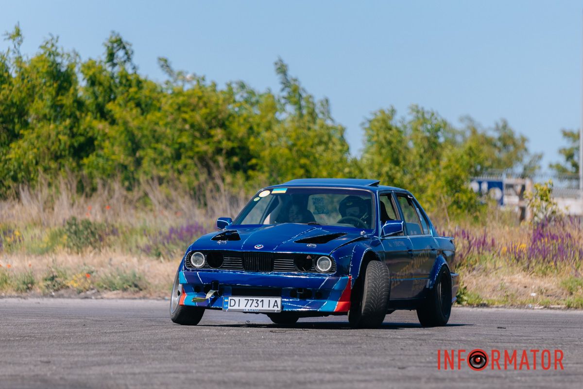 Валит боком Валит боком