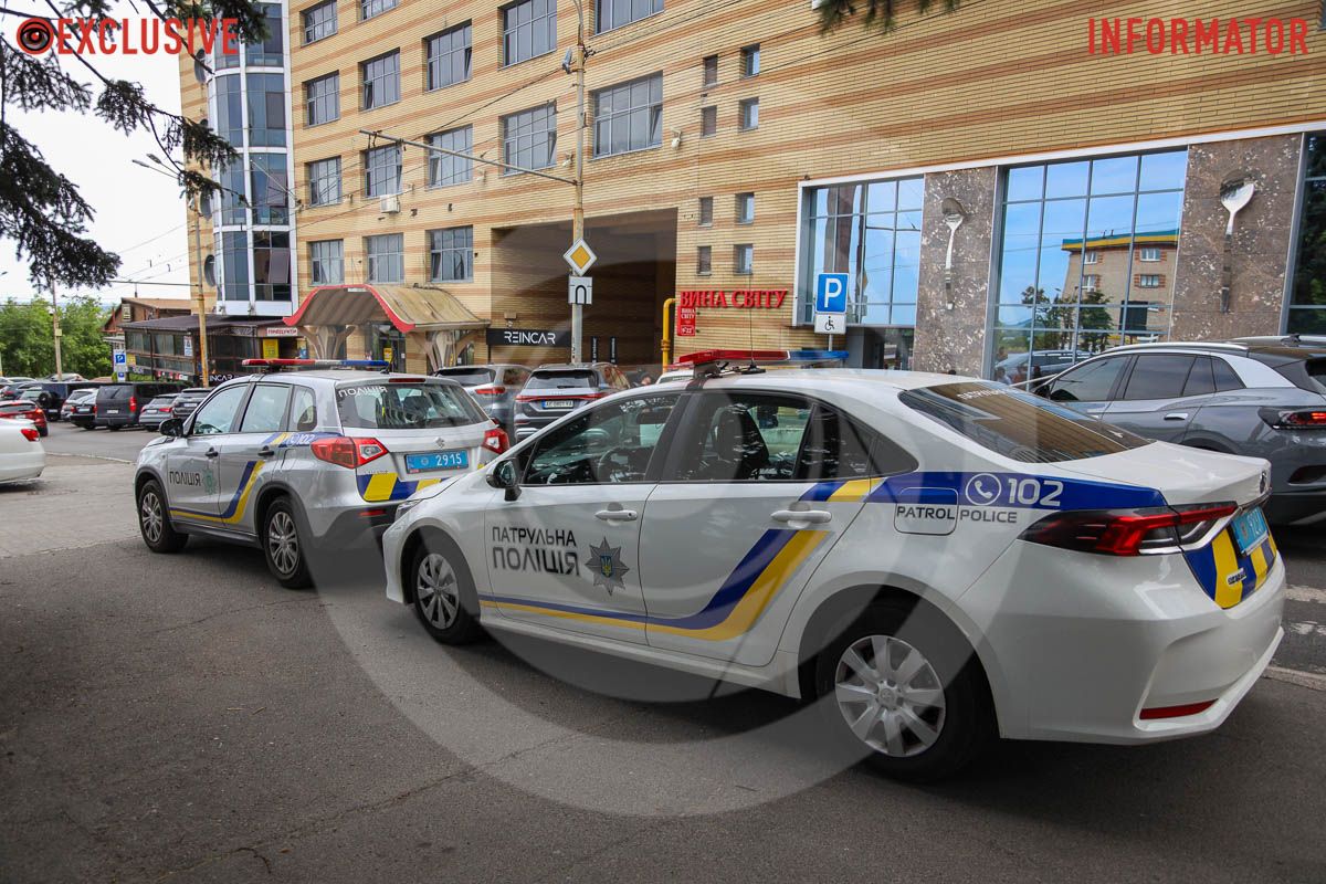 На місці понад півтора десятки правоохоронців На місці понад півтора десятки правоохоронців