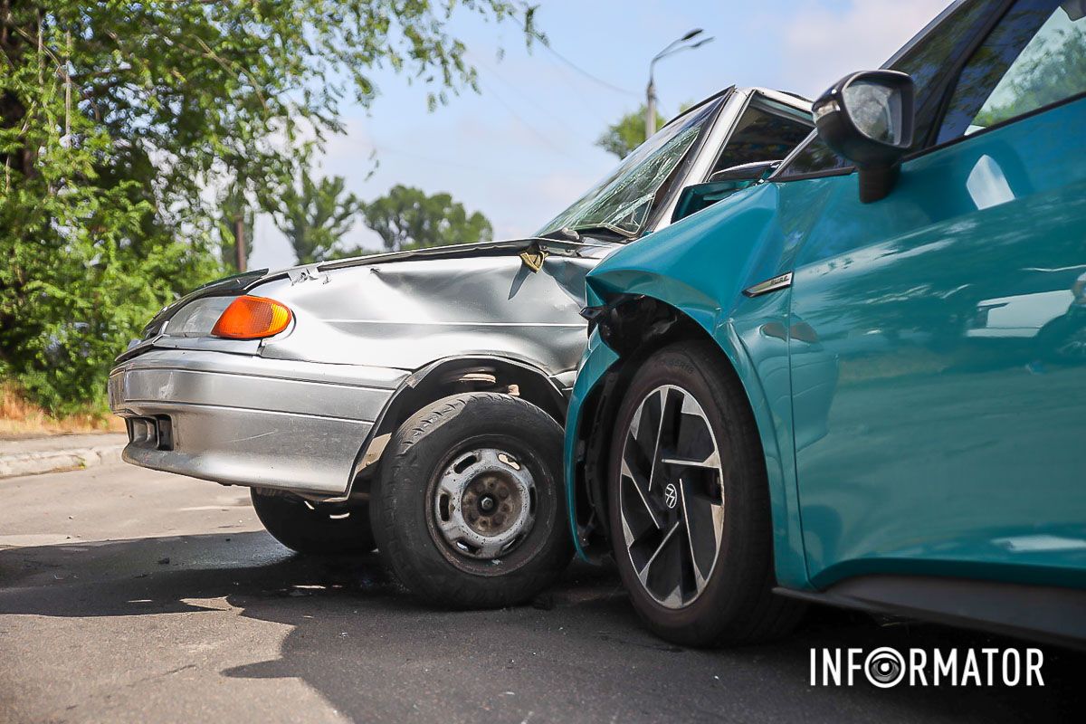 Volkswagen двигался по улице Щепкина со стороны проспекта Сергея Нигояна Volkswagen двигался по улице Щепкина со стороны проспекта Сергея Нигояна