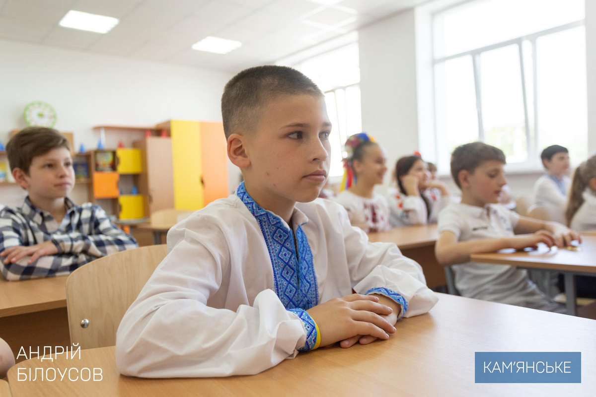 "Бажаю всім школярам добре відпочити під час літніх канікул", - мер міста