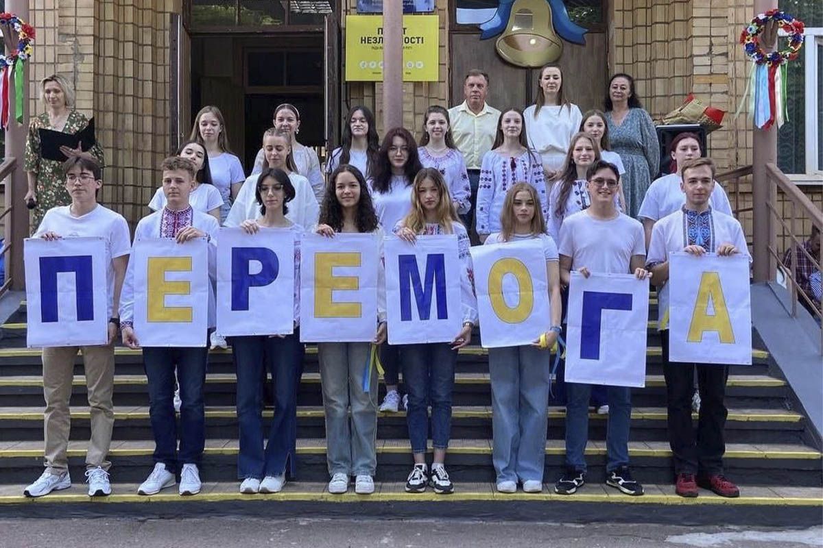 В этом году в регионе окончили школы 17 тысяч одиннадцатиклассников В этом году в регионе окончили школы 17 тысяч одиннадцатиклассников