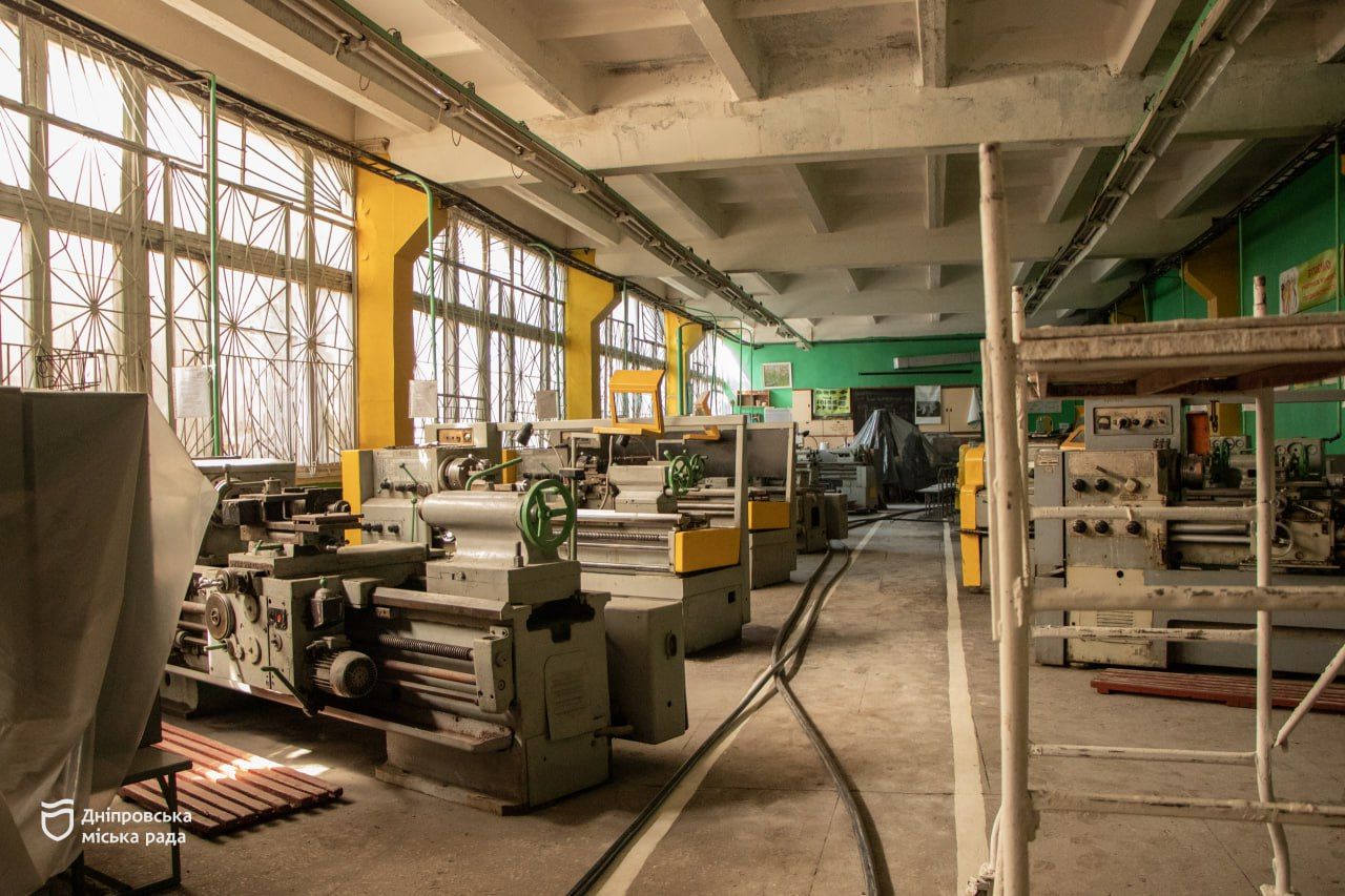 Зараз в школах Лівого берега діє 10 лабораторій мехатроніки і сучасних кабінетів праці