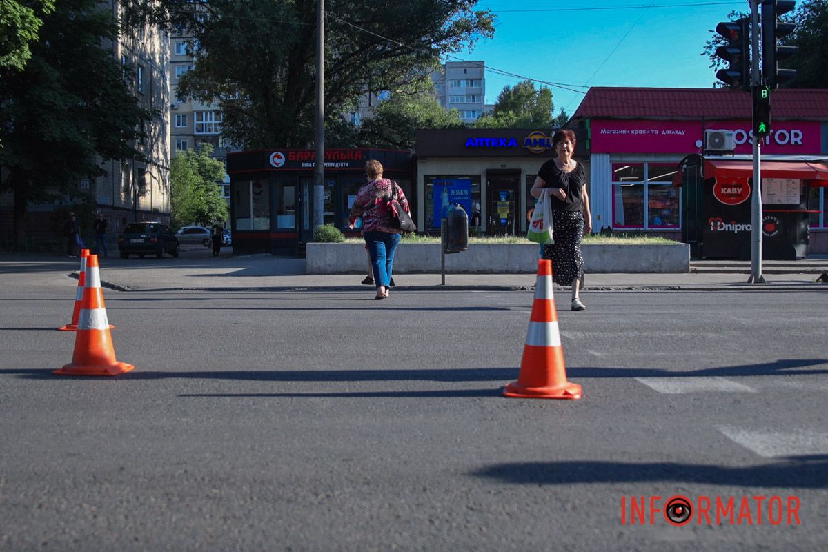 в районе дома №53 автомобиль, рядом с пешеходным переходом, сбил мужчину