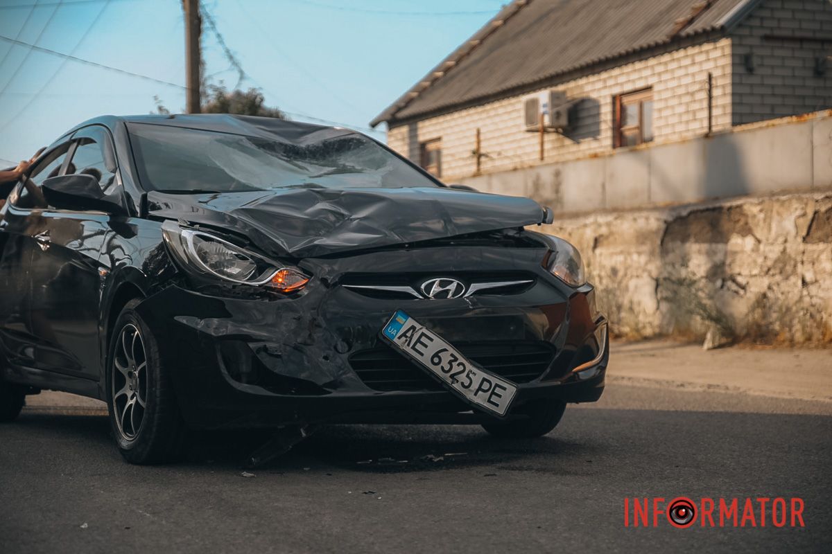 Место аварии огородили сигнальными конусами