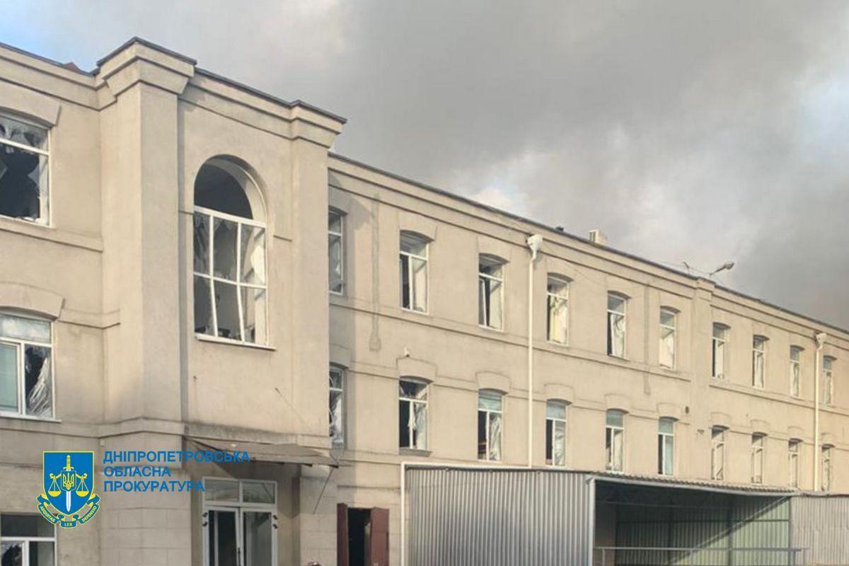 Загалом постраждали щонайменше 7 людей, за даними ДСНС - 8 Загалом постраждали щонайменше 7 людей, за даними ДСНС - 8