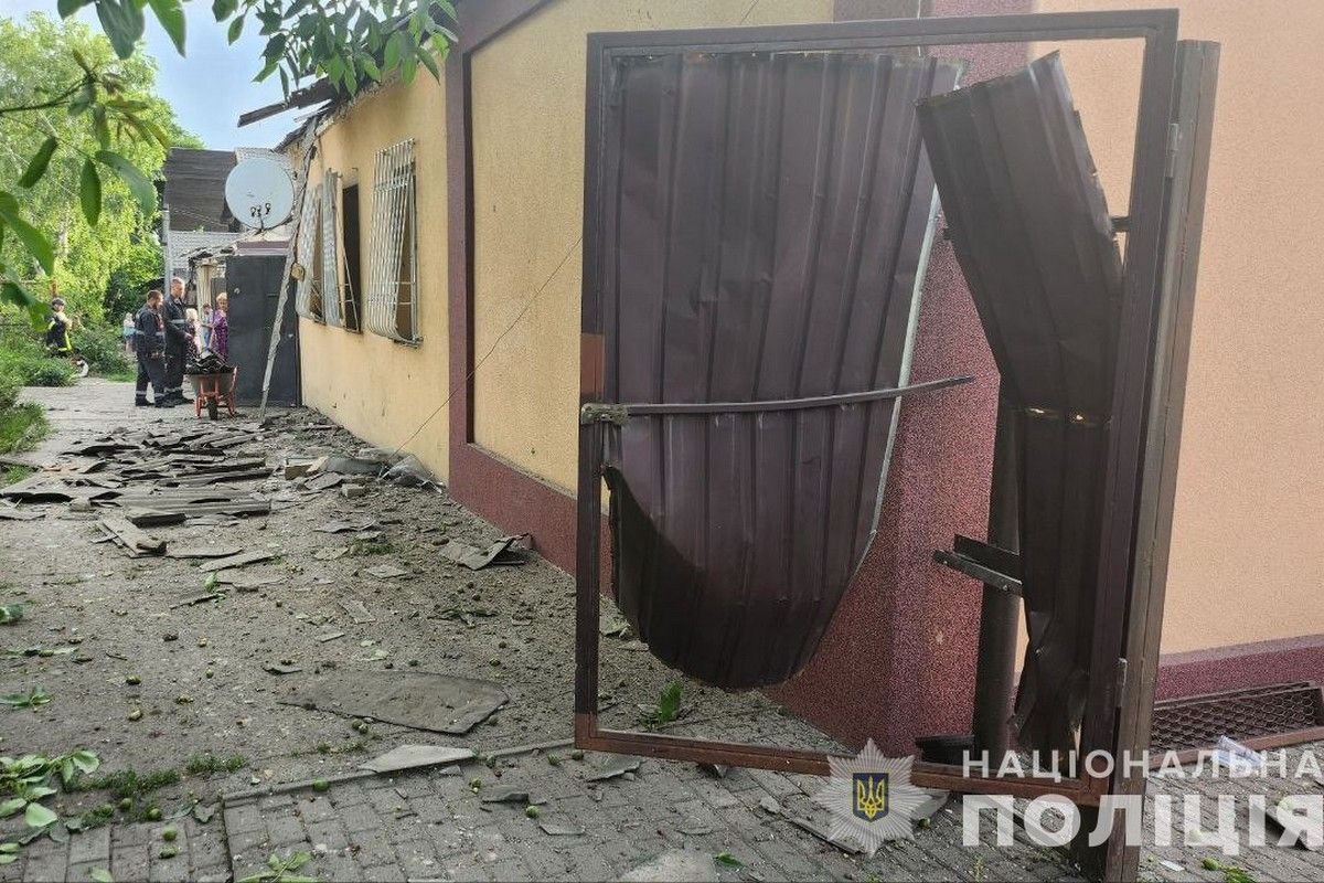 Пошкоджені як будинки у приватному секторі, так і багатоповерхівки Пошкоджені як будинки у приватному секторі, так і багатоповерхівки