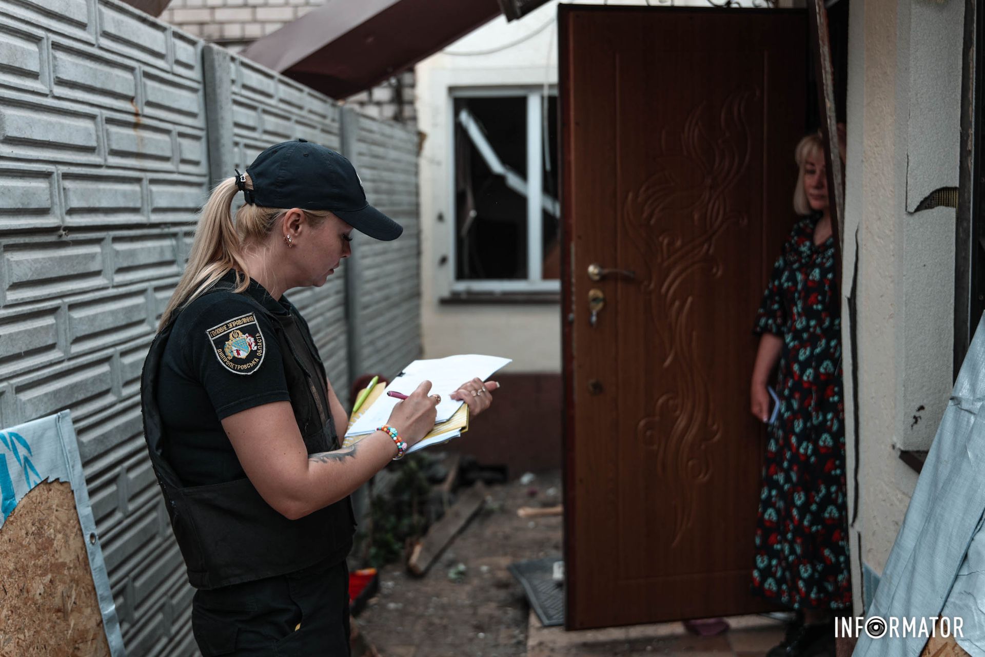 Поліція документує злочини  Поліція документує злочини