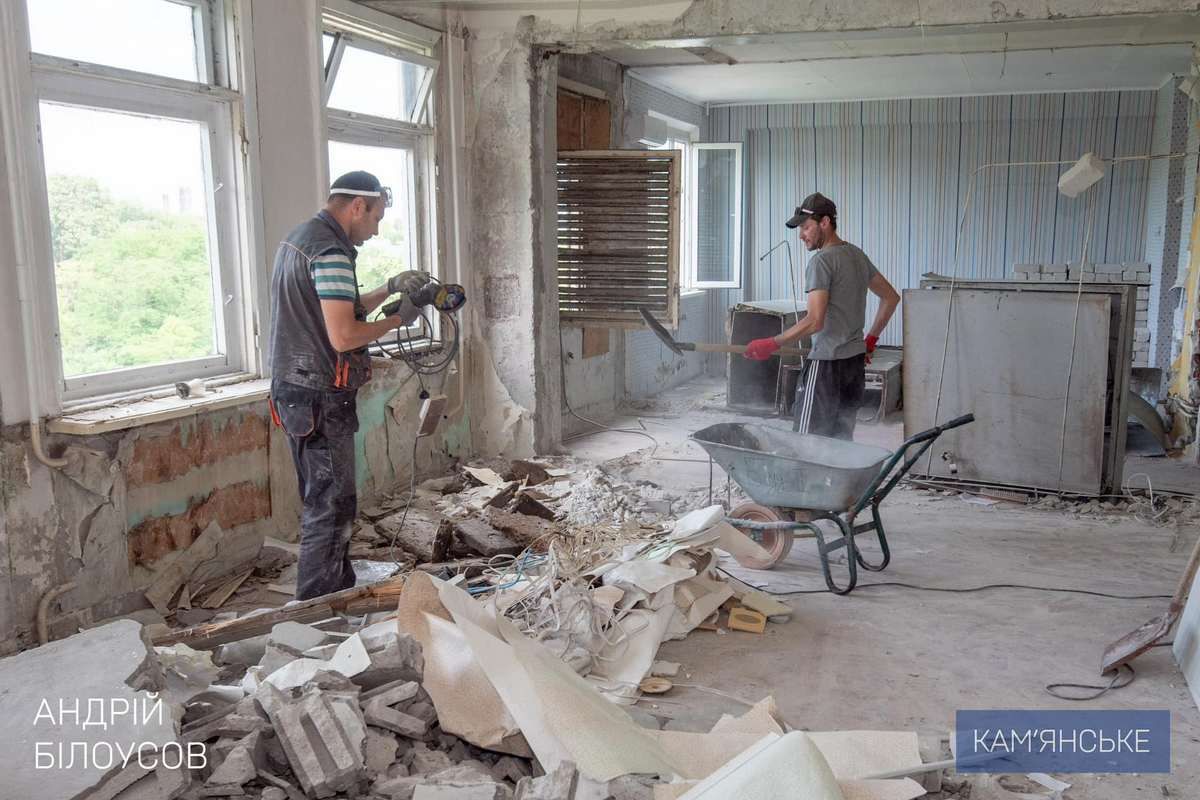 Розпочато ремонт другого поверху в будівлі поліклінічного відділення лікарні №7 