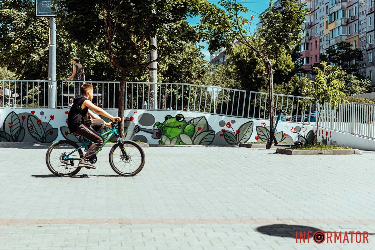У Дніпрі на житловому масиві Лівобережний-3 помітили мінімурал У Дніпрі на житловому масиві Лівобережний-3 помітили мінімурал