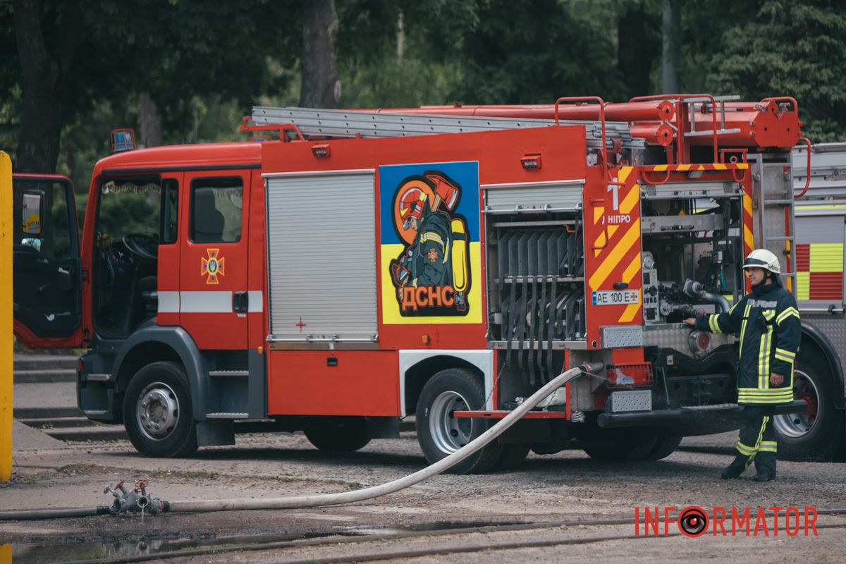 У п'ятницю, 7 червня, у Дніпрі на Соборній площі бачили рятувальників