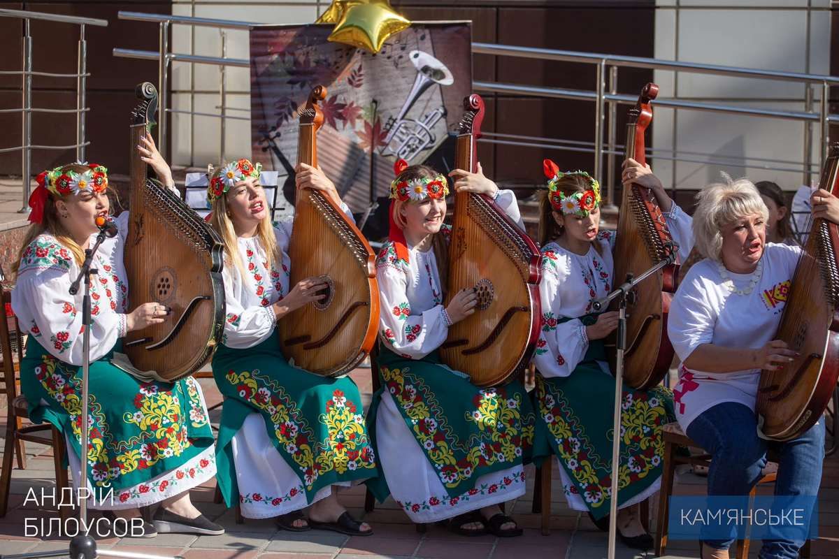 Под названием «АРТ-терапия – лечим искусством» Под названием «АРТ-терапия – лечим искусством»