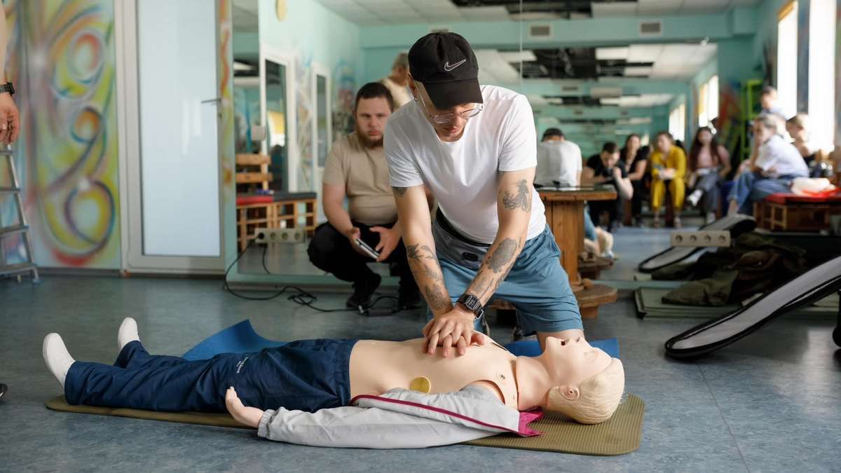 У Дніпрі на Лівобережному-3 пройшов тренінг з надання першої допомоги