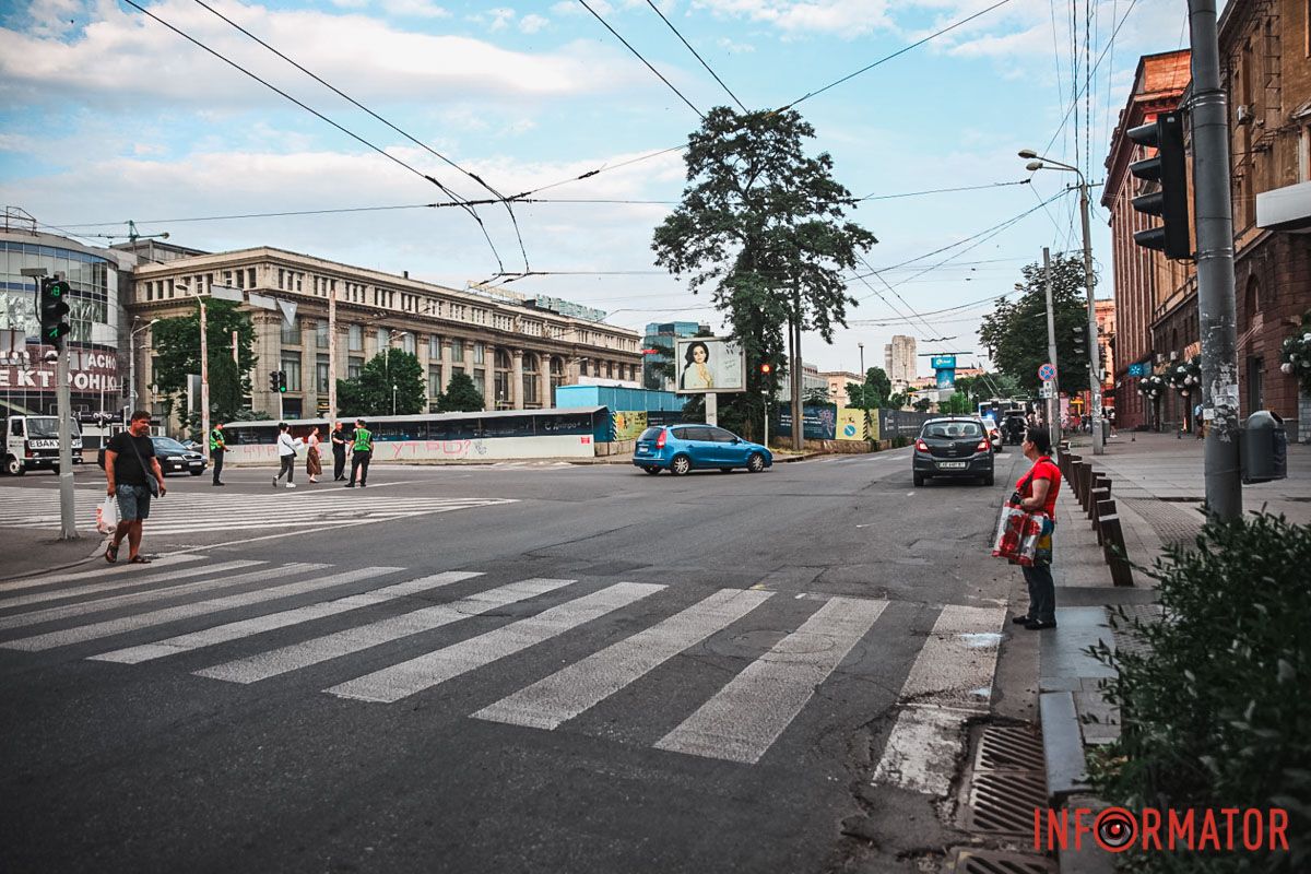 По состоянию на 19:00 есть незначительное усложнение движения. Занята правая полоса