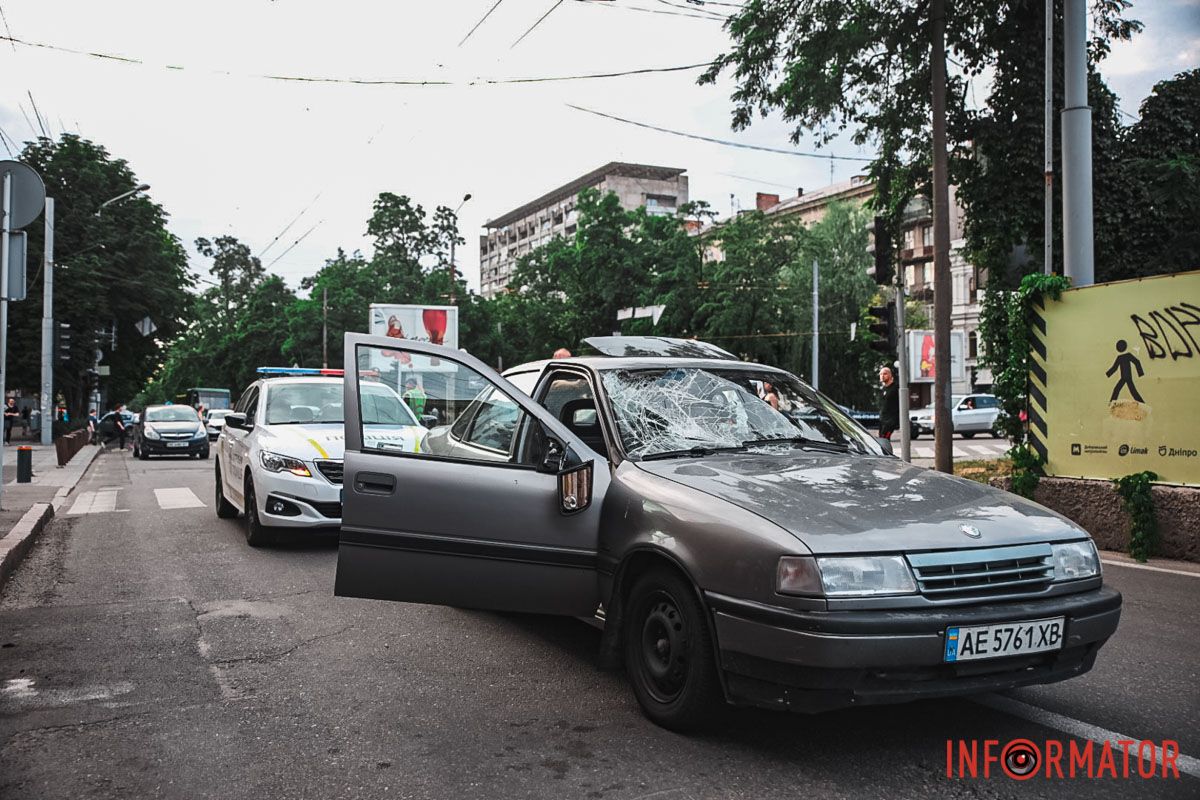 Opel сбил мужчину