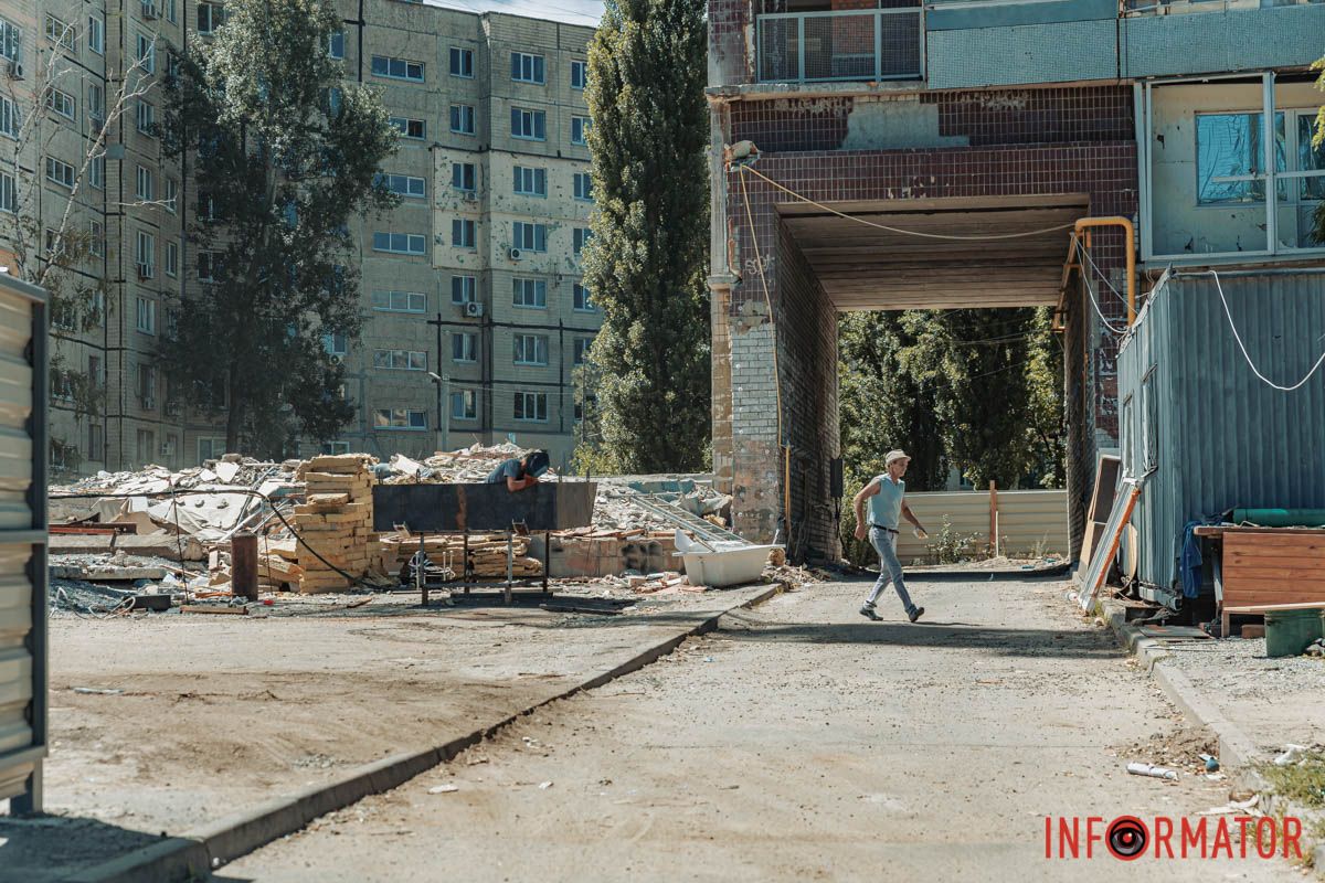 В Днепре завершают демонтаж двух подъездов дома №118 на Набережной Победы