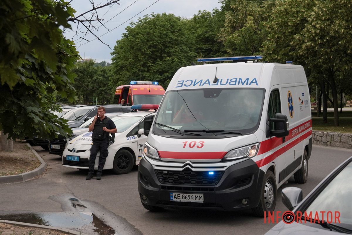 На місці поліція та "швидка"