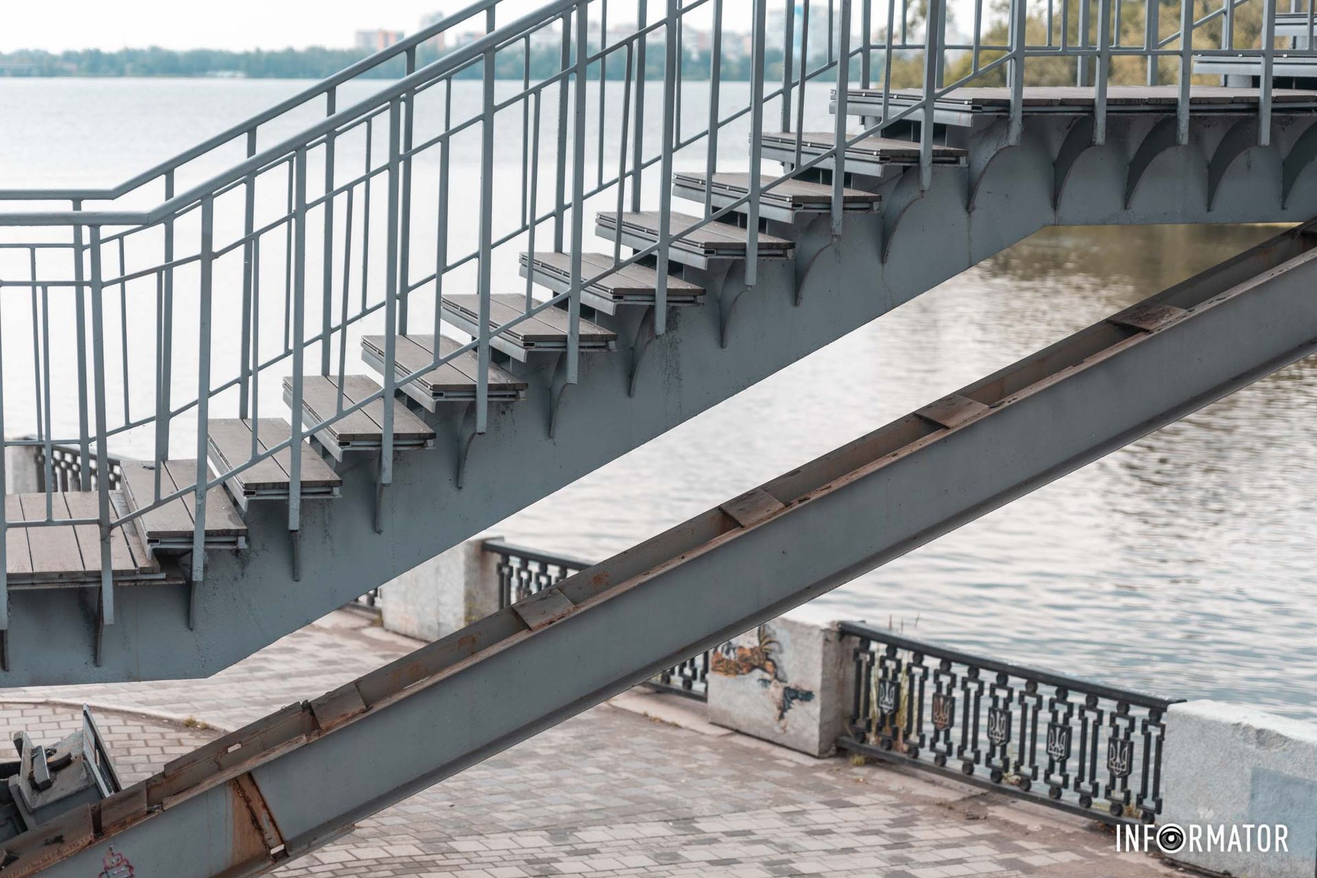 Станом на суботу, 15 червня, сходи відремонтовані та відкриті для дніпрян Станом на суботу, 15 червня, сходи відремонтовані та відкриті для дніпрян