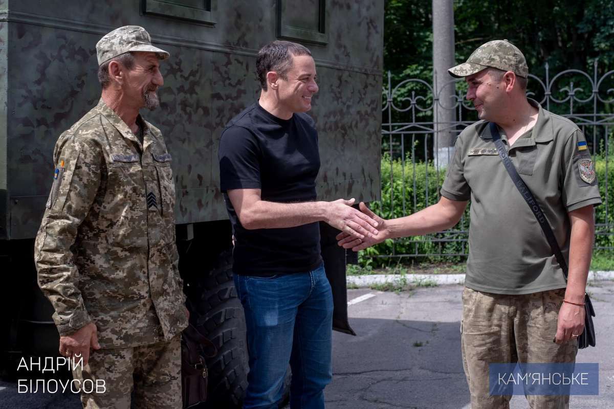 У Кам’янському передали військовим вантажний автомобіль ГАЗ-66