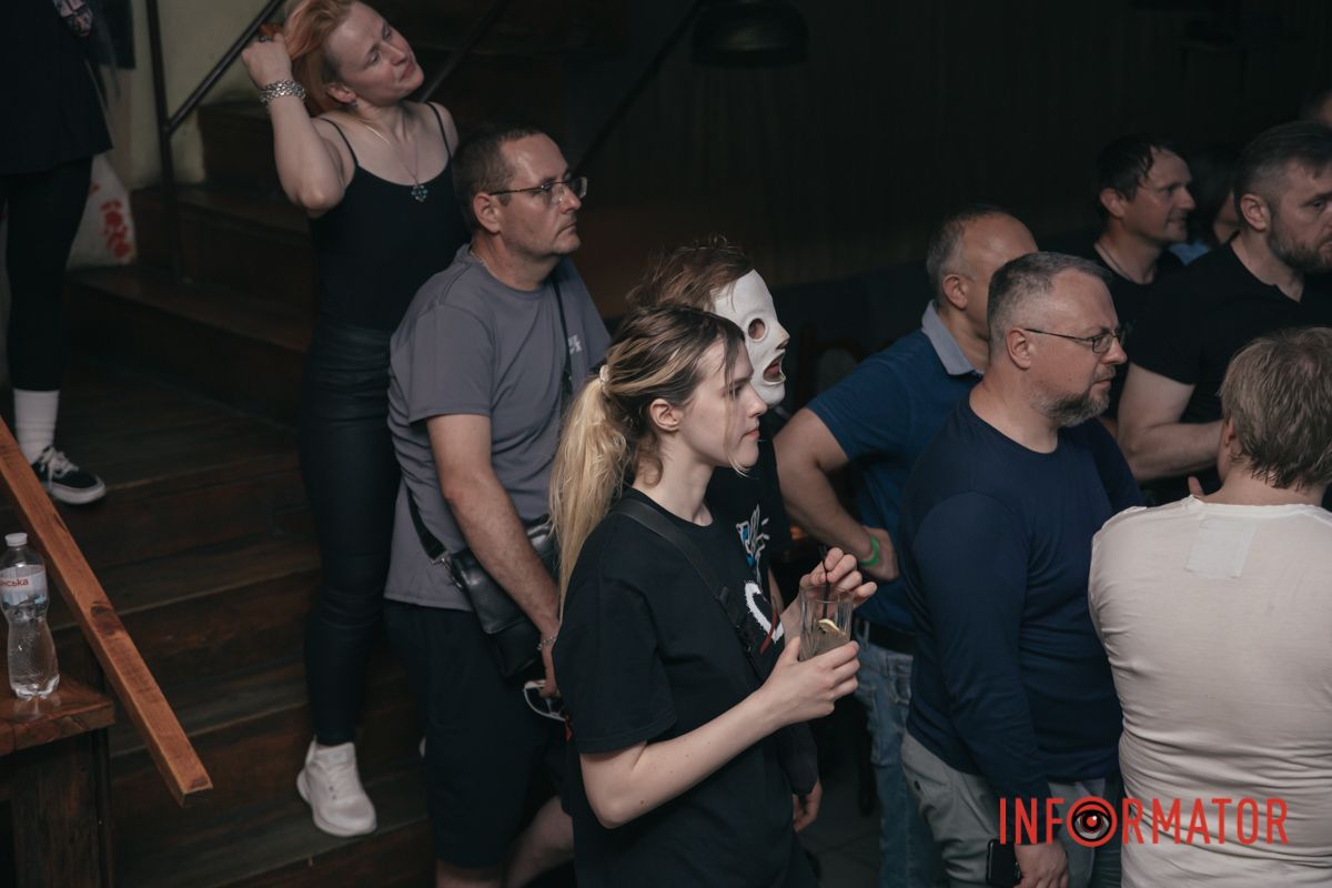 Ти звела мене в могилу — все одно тебе кохав Ти звела мене в могилу — все одно тебе кохав