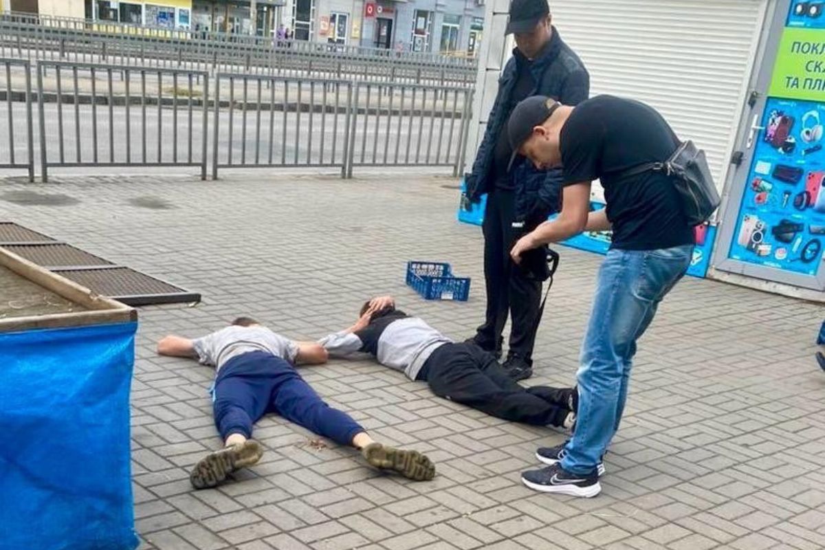 Їм повідомили про підозру Їм повідомили про підозру