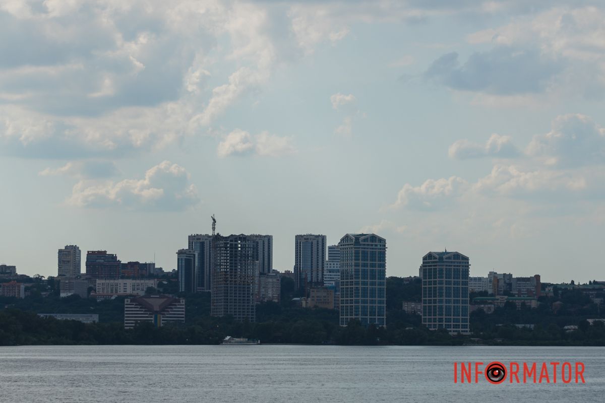 Граються у звірів хмари –