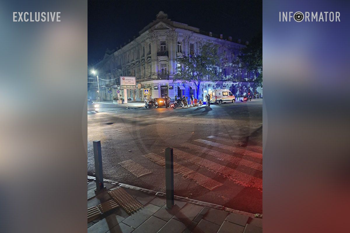 Авария произошла вблизи Троицкого собора Авария произошла близ Троицкого собора