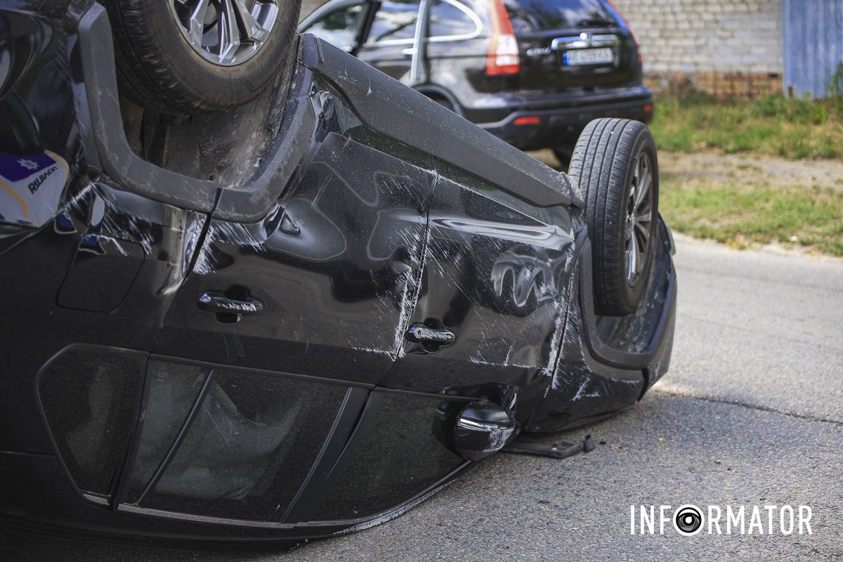 Зіткнулись дві автівки - Honda та Toyota Rav4