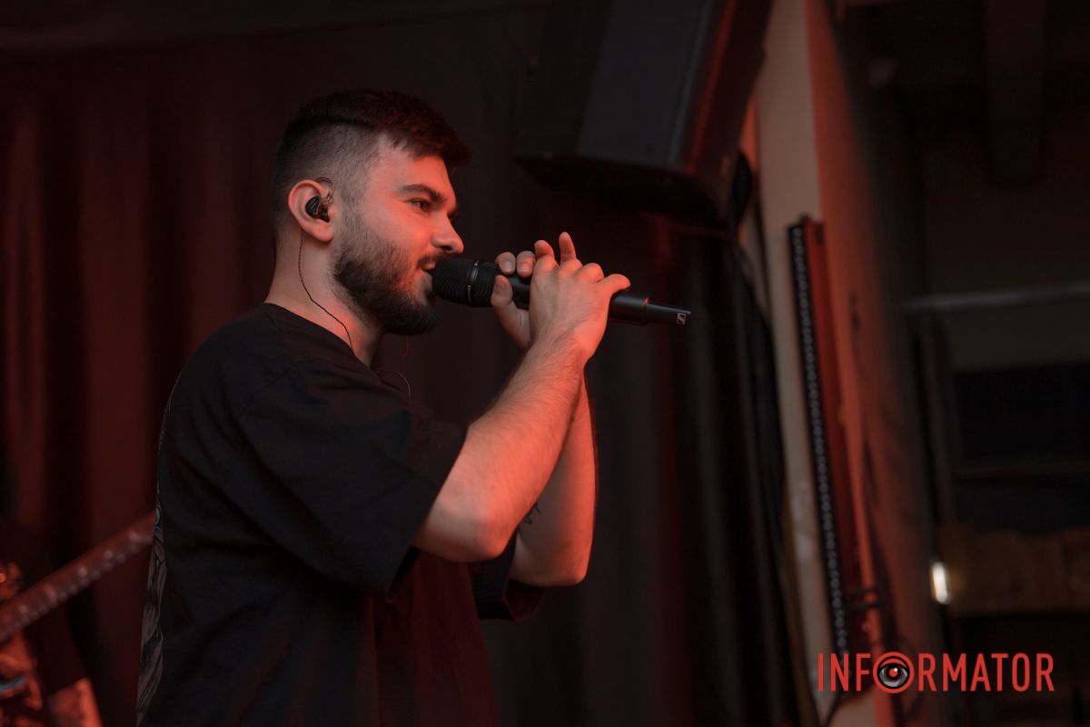 На сцені Burned Time Machine