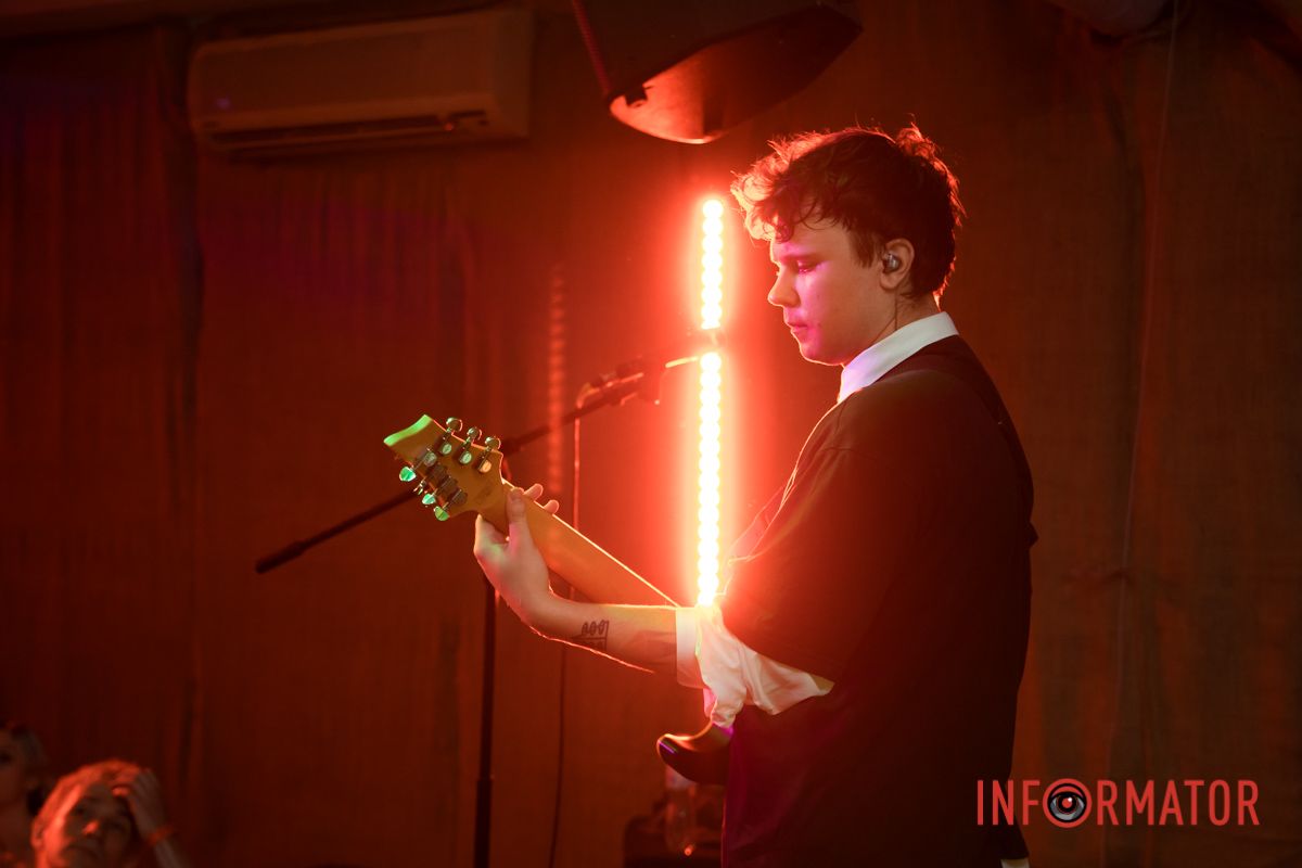 І ти бачиш все це в моїх очах...